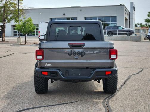 2024 Jeep Gladiator Sport S
