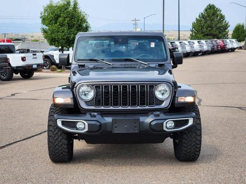 2024 Jeep Gladiator Sport S
