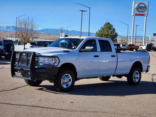 2022 RAM 3500 Tradesman Crew Cab 4x4 8' Box