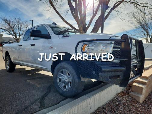 2022 RAM 3500 Tradesman Crew Cab 4x4 8' Box