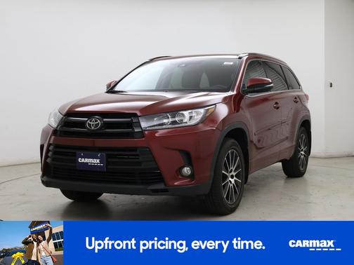 Red 2017 Toyota Highlander SE