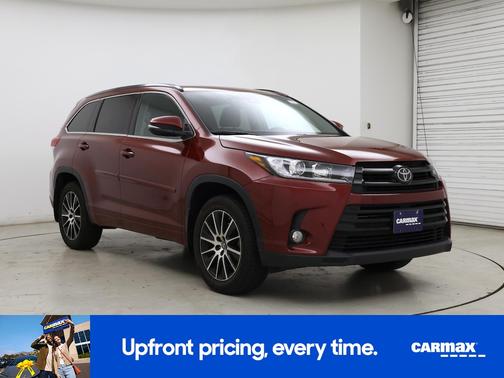 Red 2017 Toyota Highlander SE