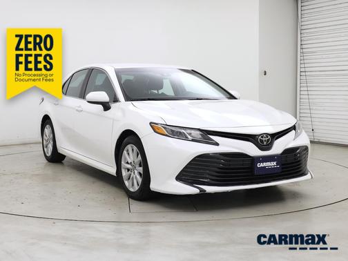 White 2018 Toyota Camry LE