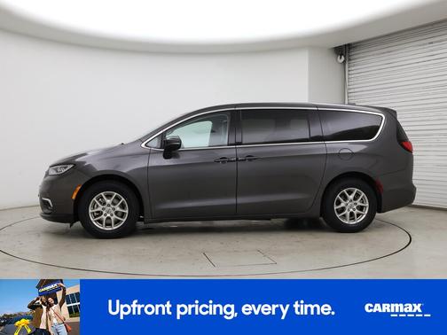 Gray 2023 Chrysler Pacifica Touring L