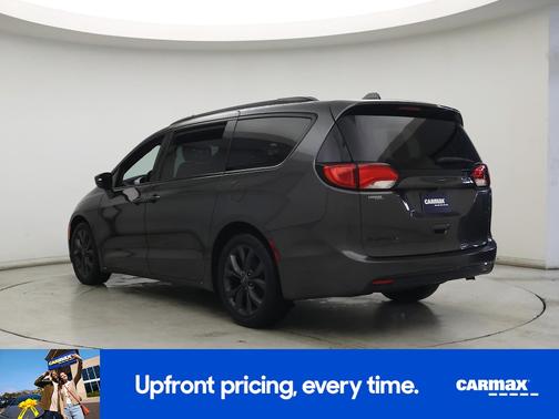 Gray 2018 Chrysler Pacifica Touring L Plus