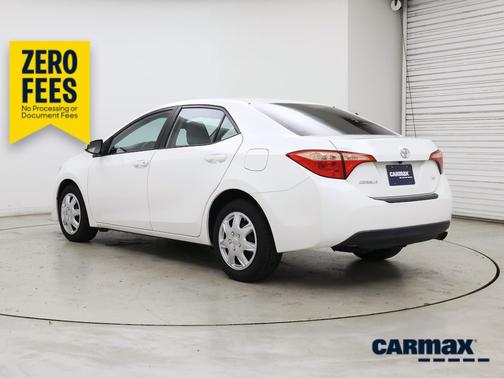White 2018 Toyota Corolla LE
