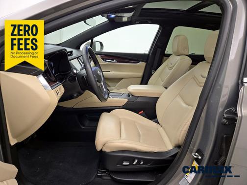 Gold 2017 Cadillac XT5 Luxury