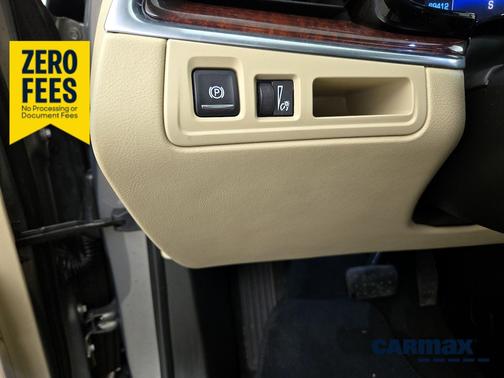 Gold 2017 Cadillac XT5 Luxury