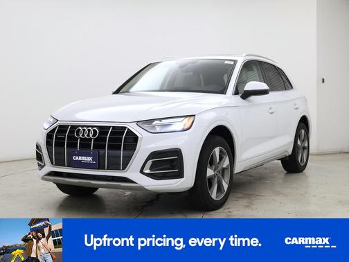White 2024 Audi Q5 Premium
