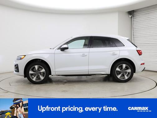 White 2024 Audi Q5 Premium