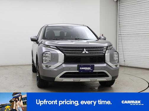 Gray 2022 Mitsubishi Outlander SE