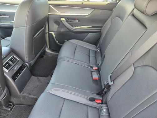 2025 Mazda CX-70 PHEV Premium Package