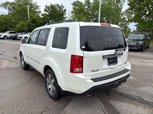 White Diamond Pearl 2014 Honda Pilot Touring
