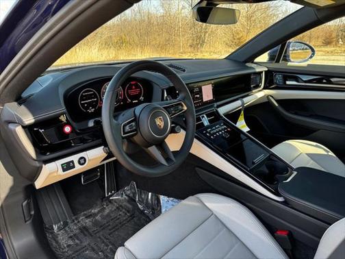 2024 Porsche Panamera 4