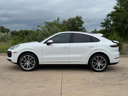 White 2021 Porsche Cayenne Cayenne