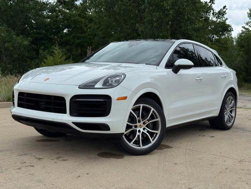 White 2021 Porsche Cayenne Cayenne