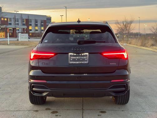 2025 Audi Q3 Premium 45 TFSI S line quattro Tiptronic