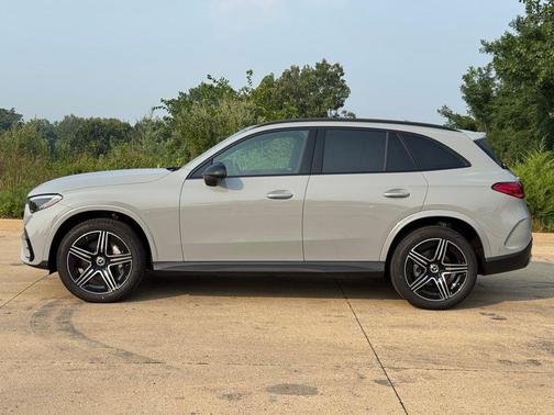 2025 Mercedes-Benz GLC 300 4MATIC