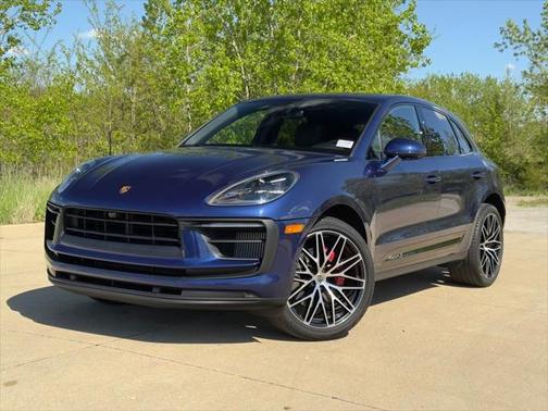 2022 Porsche Macan Base