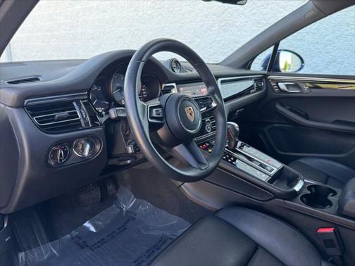 2022 Porsche Macan Base