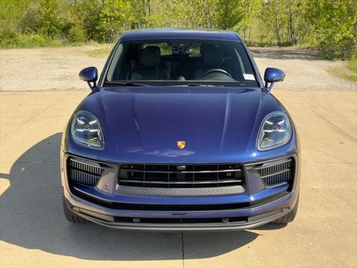 2022 Porsche Macan Base