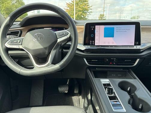 2024 Volkswagen Atlas 2.0T SE