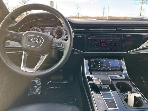 2025 Audi Q7 55 Premium Plus