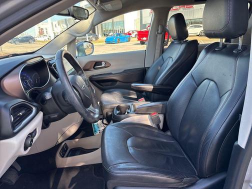 2018 Chrysler Pacifica Touring-L