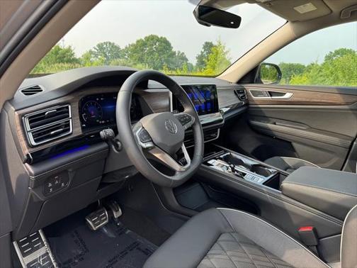 2024 Volkswagen Atlas 2.0T SEL Premium R-Line 4MOTION