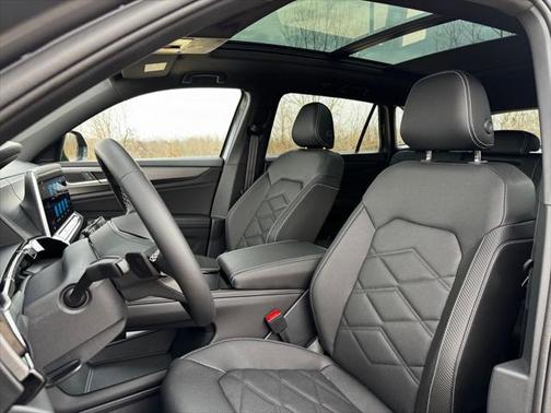 2025 Volkswagen Atlas Cross Sport 2.0T SE w/Technology 4MOTION