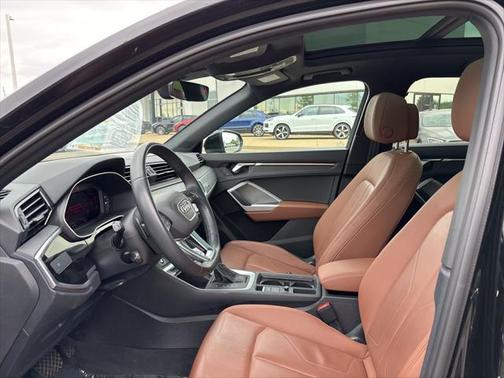 2022 Audi Q3 45 S line Premium