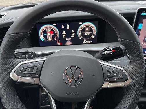 2026 Volkswagen Tiguan 2.0T SE R-Line Black 4MOTION