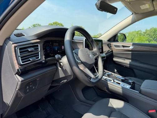 2025 Volkswagen Atlas 2.0T SEL