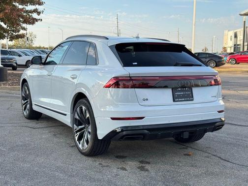 Glacier White Metallic 2026 Audi Q8 55 Premium Plus