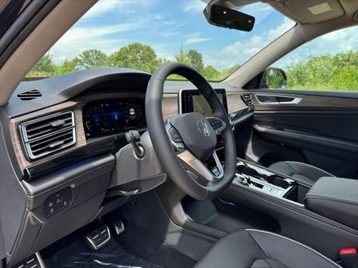 2025 Volkswagen Atlas 2.0T SEL Premium R-Line 4MOTION