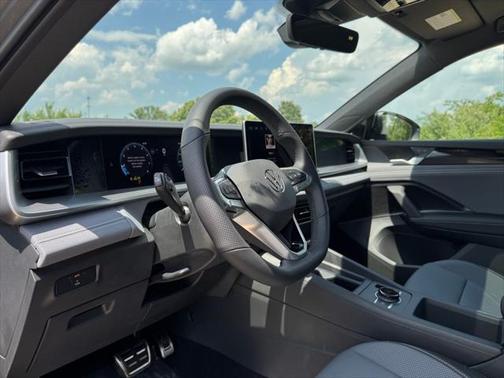 2025 Volkswagen Tiguan 2.0T SE R-Line Black 4MOTION