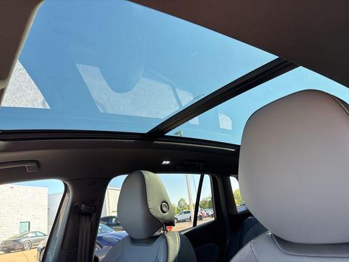 2025 Volkswagen Tiguan 2.0T SE R-Line Black 4MOTION