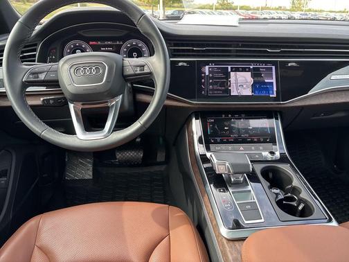 2025 Audi Q8 55 Premium Plus