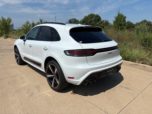 2023 Porsche Macan T