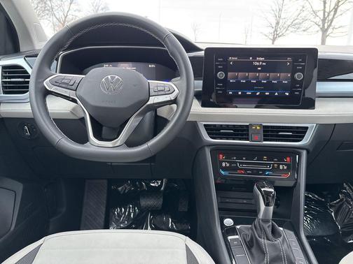 2026 Volkswagen Taos SE