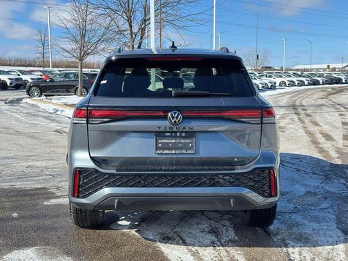 2025 Volkswagen Tiguan 2.0T SE R-Line Black 4MOTION