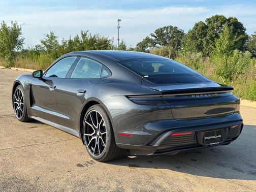 2025 Porsche Taycan 4