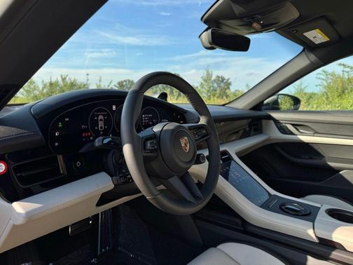 2025 Porsche Taycan 4
