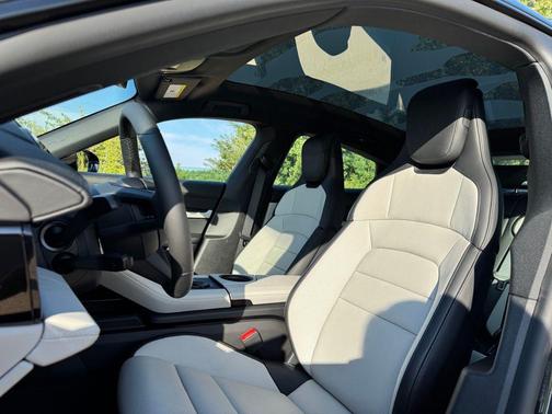2025 Porsche Taycan 4