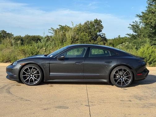 2025 Porsche Taycan 4