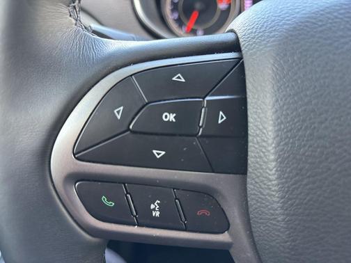 Bright White Clearcoat 2019 Jeep Cherokee Latitude Plus