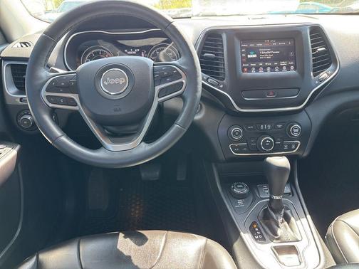 Bright White Clearcoat 2019 Jeep Cherokee Latitude Plus