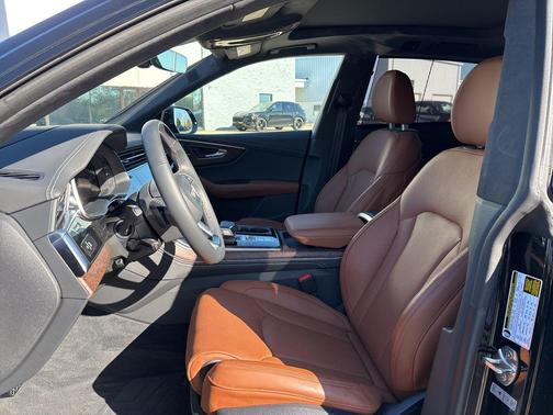 2025 Audi Q8 55 Prestige