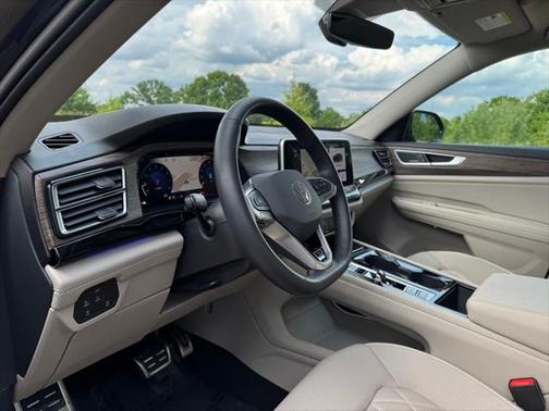 2024 Volkswagen Atlas 2.0T SEL Premium R-Line 4MOTION