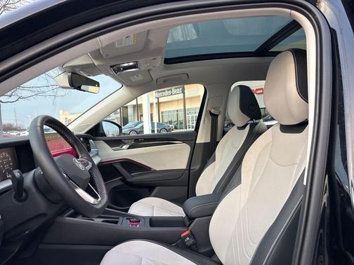 2025 Volkswagen Tiguan 2.0T SE 4MOTION